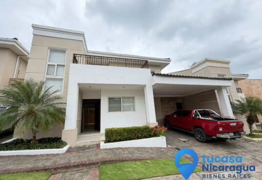 Fachada en casa en renta santo domingo