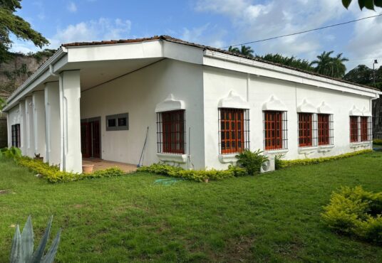 Fachada principal de casa en venta santo domingo