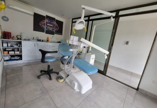 Clinica dental en renta sobre la pista del mercado Roberto Huembes