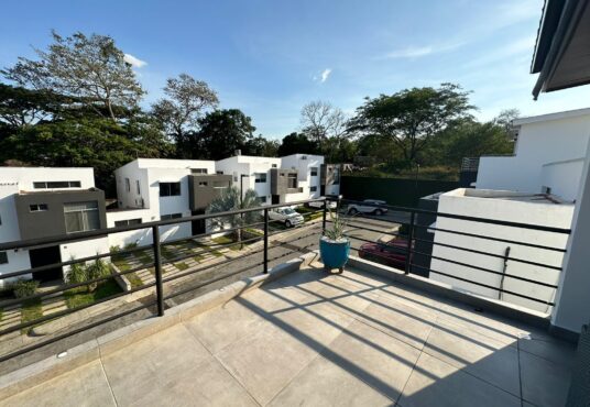 balcón de terraza vista al condominio santo domingo