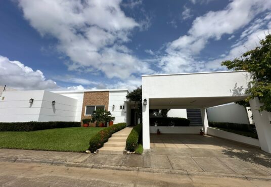 Casa amueblada con piscina en las colinas Managua