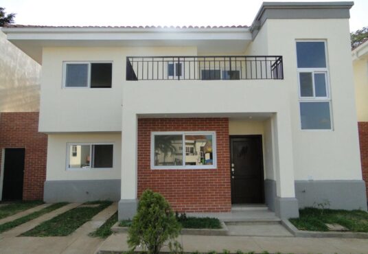 diseño moderna de casa en las colinas en renta managua