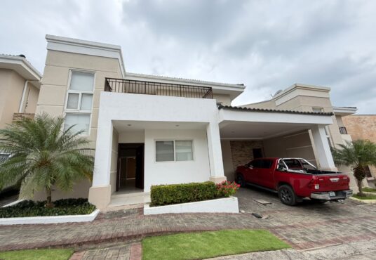 moderna casa en santo domingo en renta managua