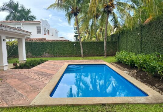 piscina privada casa en renta santo domingo managua