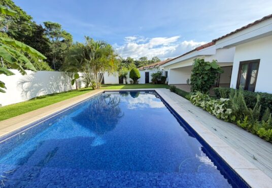 piscina se vende casa en santo domingo managua