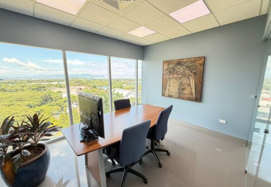 sala de juntas en edificio corporativo kakau en managua nicaragua